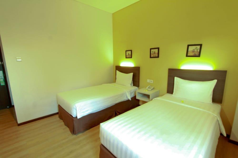 Sunwood Hotel Arianz Mataram Buitenkant foto