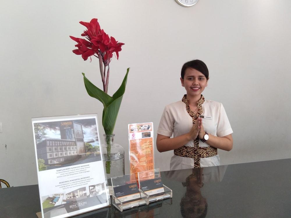Sunwood Hotel Arianz Mataram Buitenkant foto
