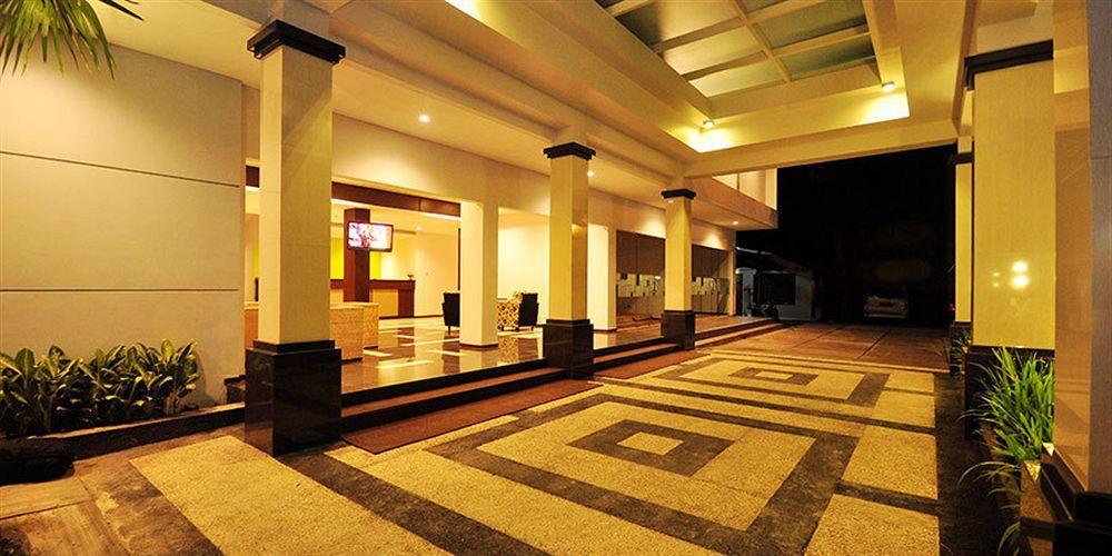 Sunwood Hotel Arianz Mataram Buitenkant foto
