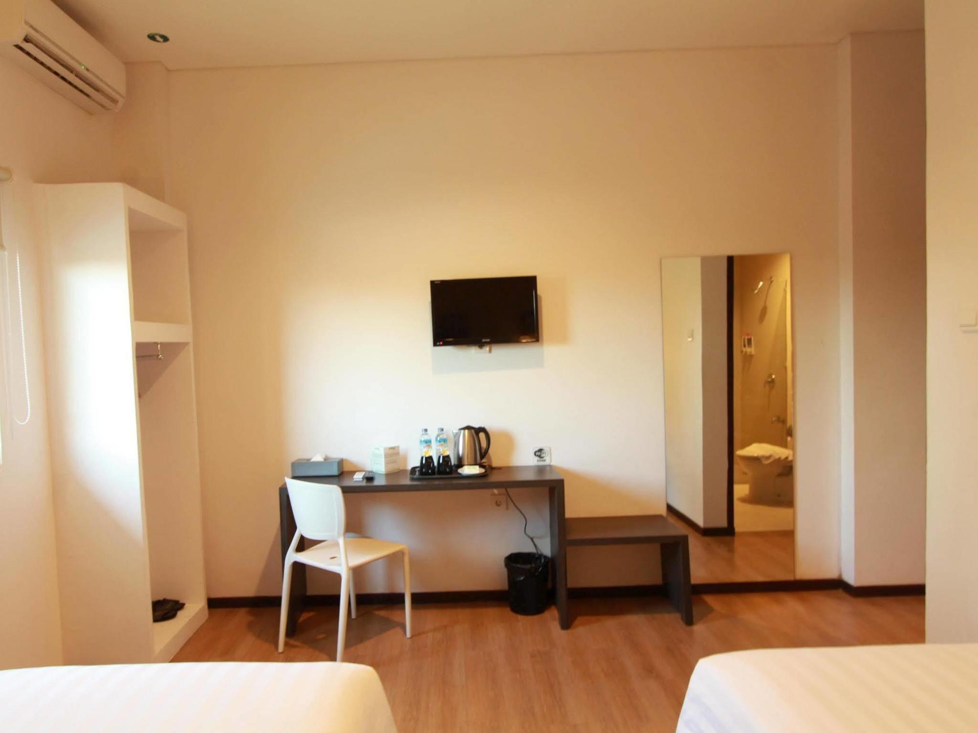 Sunwood Hotel Arianz Mataram Buitenkant foto