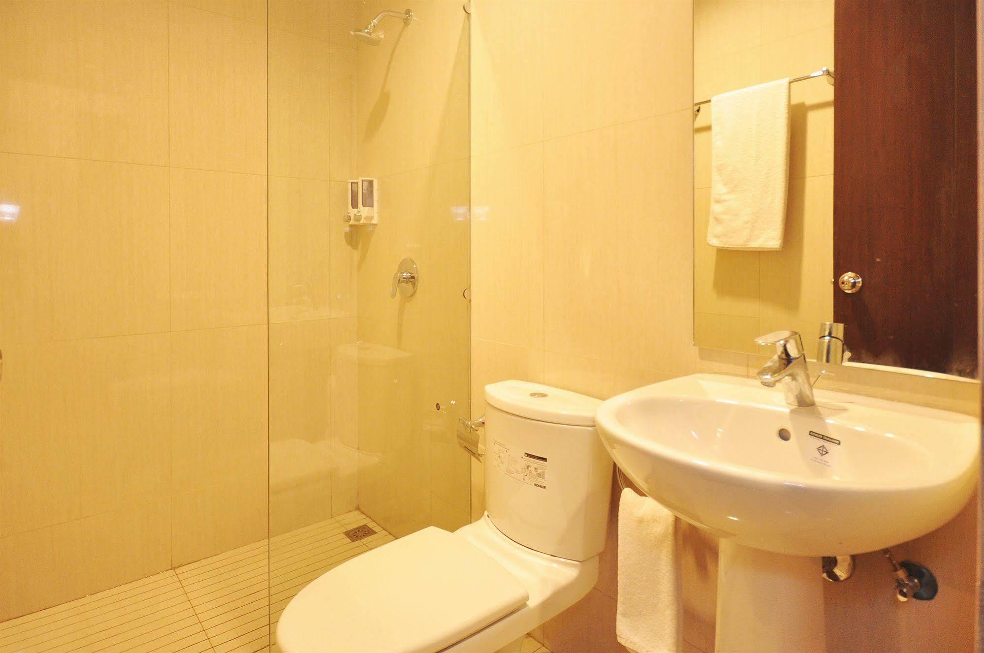 Sunwood Hotel Arianz Mataram Buitenkant foto