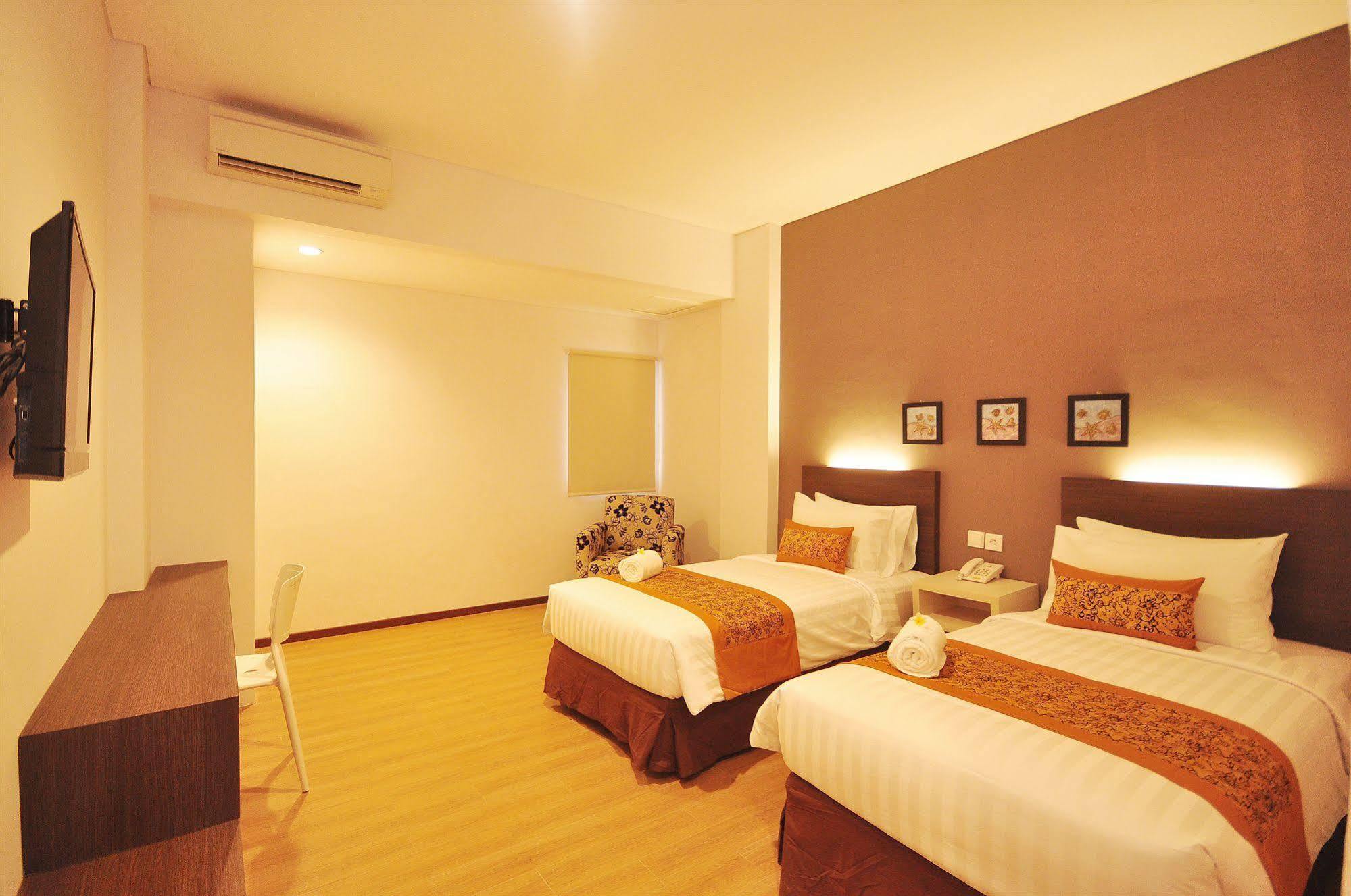 Sunwood Hotel Arianz Mataram Buitenkant foto