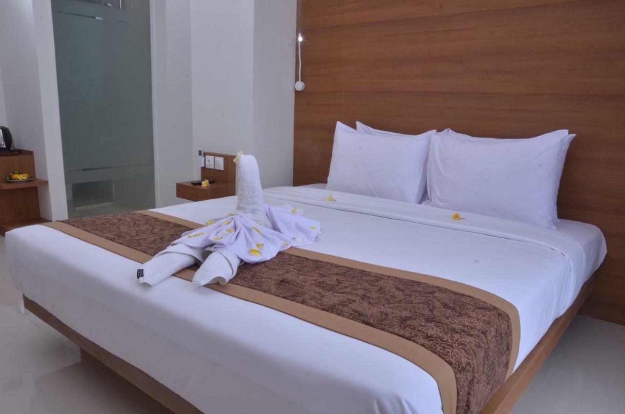 Sunwood Hotel Arianz Mataram Buitenkant foto