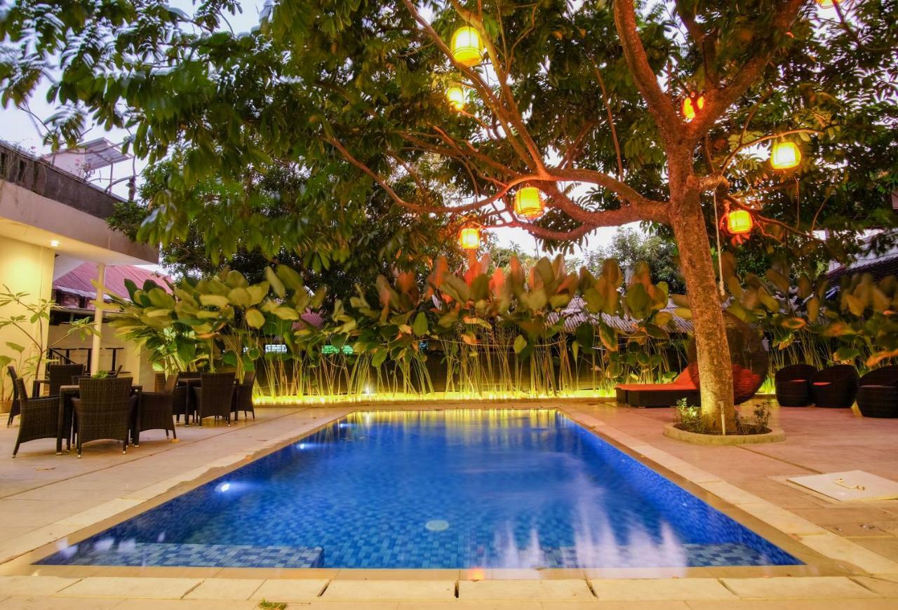 Sunwood Hotel Arianz Mataram Buitenkant foto