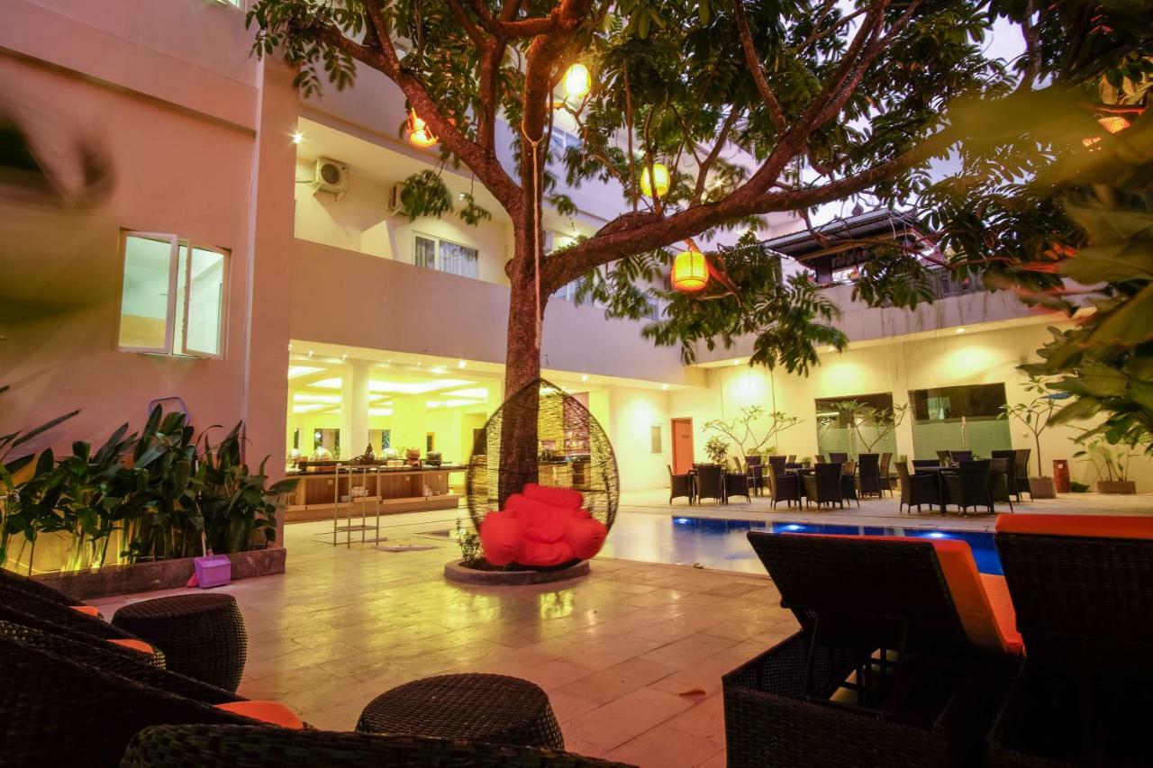 Sunwood Hotel Arianz Mataram Buitenkant foto