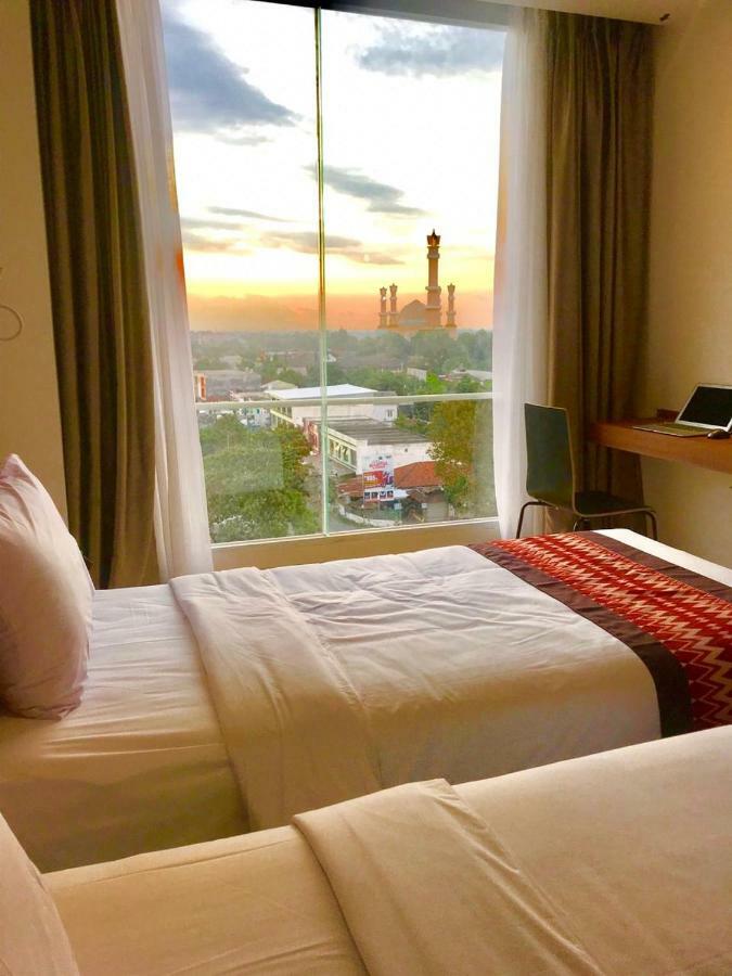 Sunwood Hotel Arianz Mataram Buitenkant foto