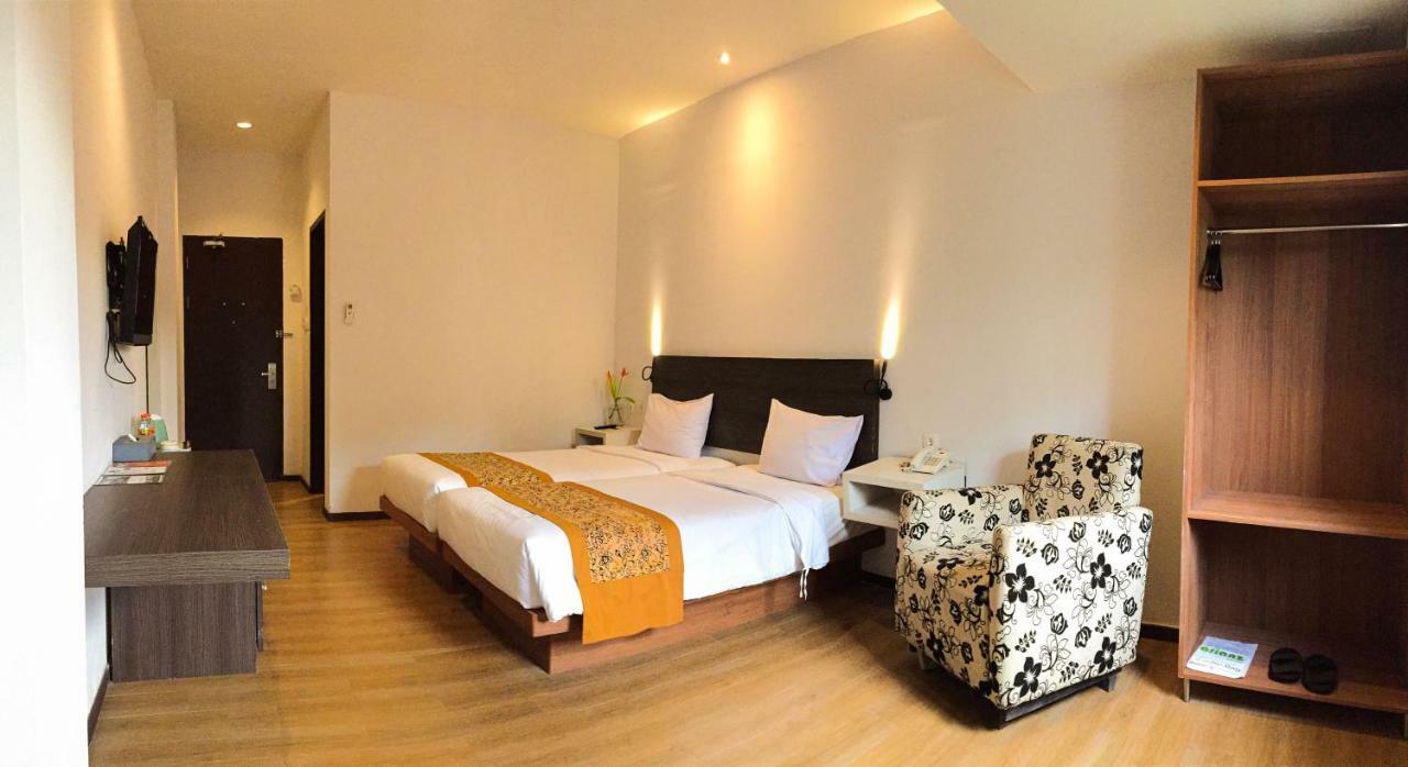 Sunwood Hotel Arianz Mataram Buitenkant foto
